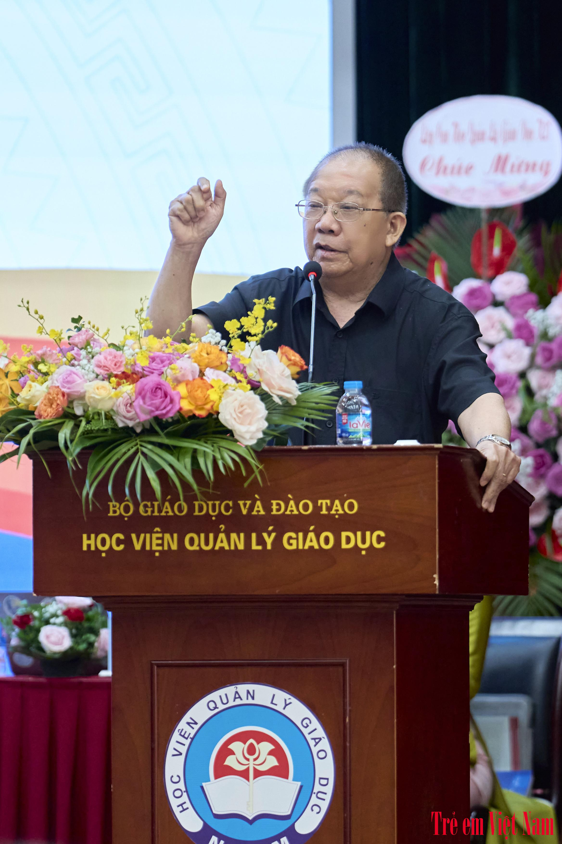GS.TS Trần Văn Nhung - nguyên Thứ trưởng Bộ Giáo dục và Đào tạo phát biểu tại hội thảo. lerong.vn_LR_4973