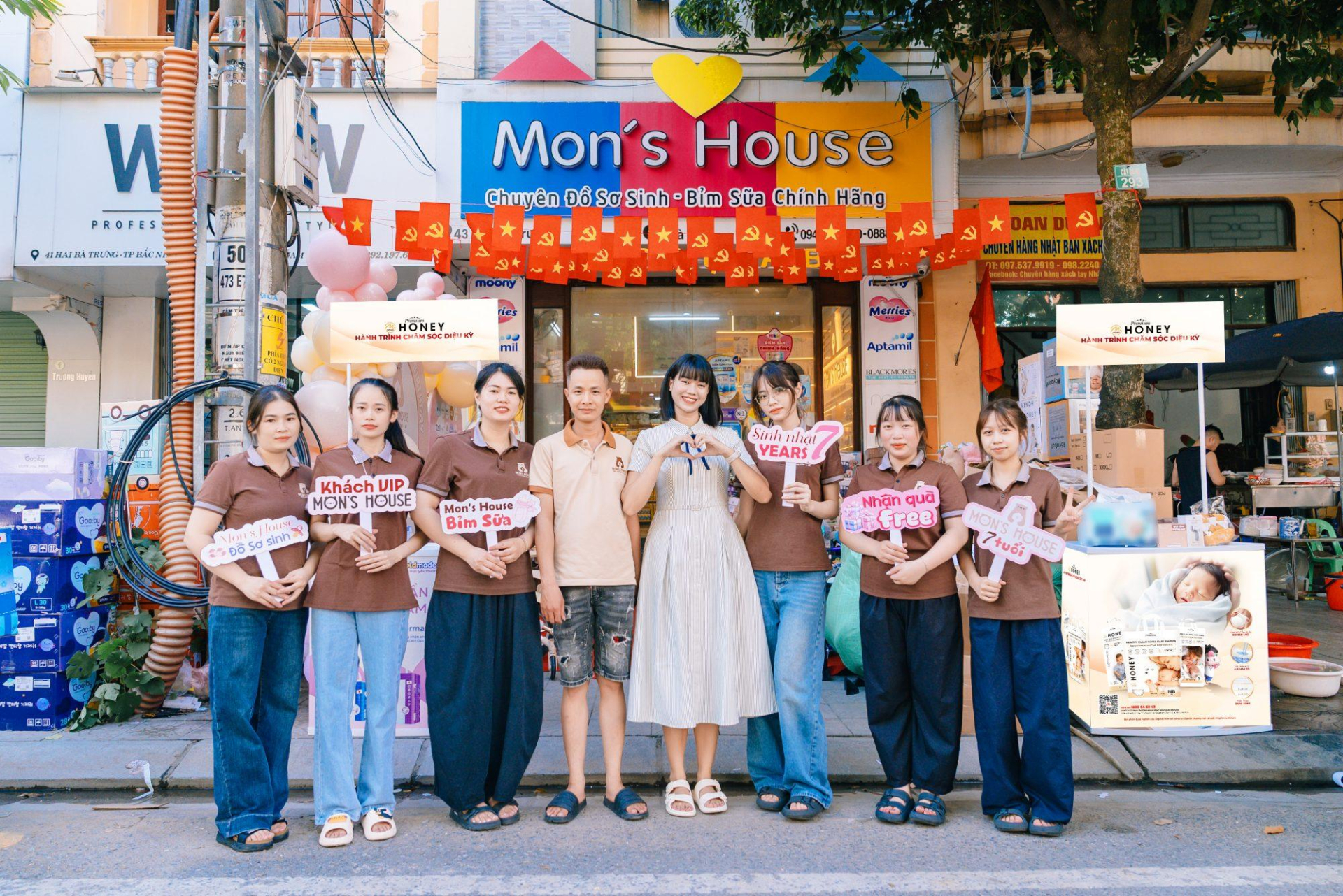 Suốt 7 năm qua, Mon’s House trở thành người bạn đồng hành, chia sẻ cùng cha mẹ từng nỗi lo nhỏ bé. mon house