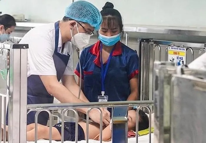 Vi rút Adeno gây bệnh gì, cách phòng tránh bệnh Adenovirus cho trẻ thời điểm giao mùa
