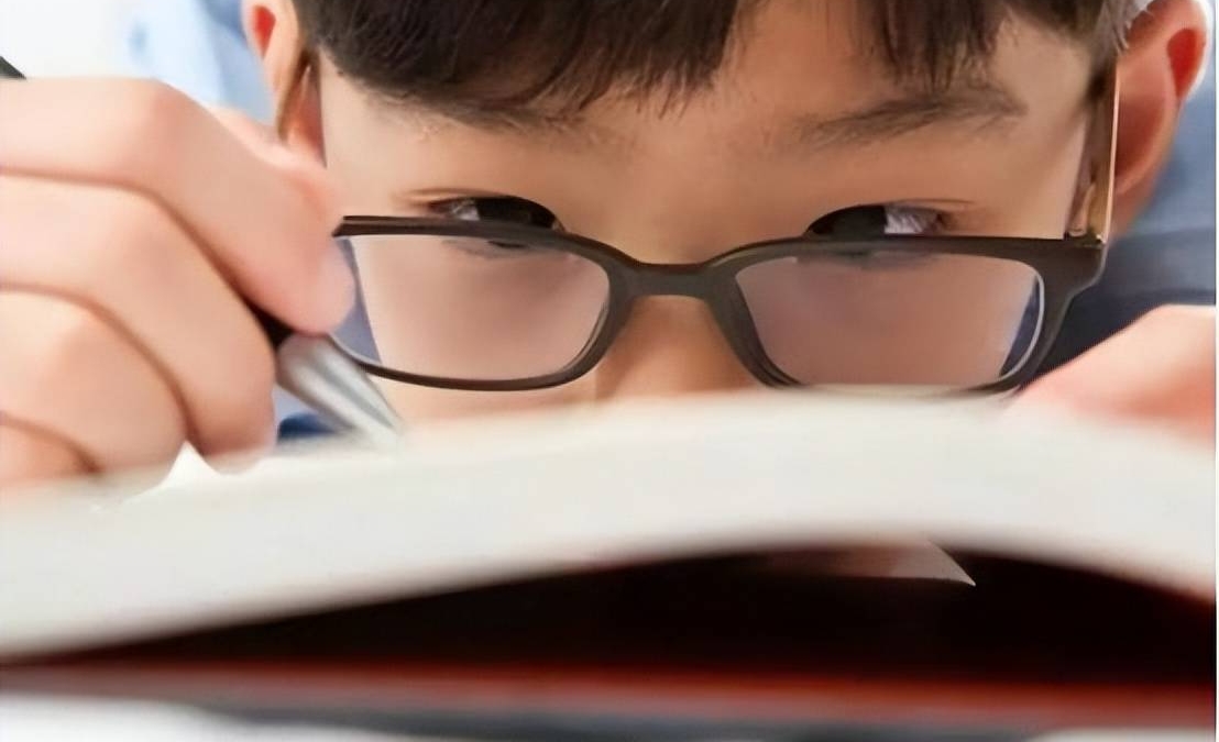 Mách mẹ bí quyết bảo vệ mắt cho con yêu