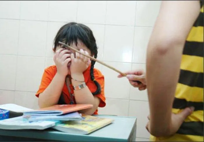 Phòng, chống bạo hành trẻ em: Bắt đầu từ người thân