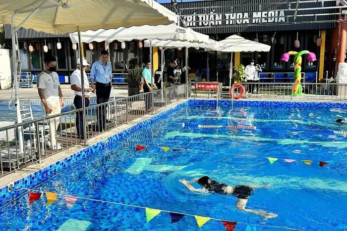 Một trường ở Hải Phòng đưa bơi lội vào môn học chính thức