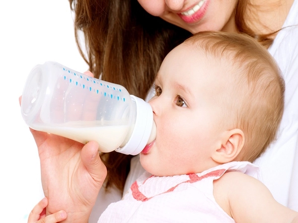 Kinh nghiệm chọn sữa cho trẻ từ 0-6 tháng tuổi