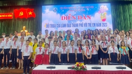 Lãnh đạo thành phố Đà Nẵng gặp gỡ, đối thoại với trẻ em
