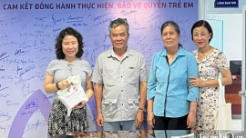 Gia đình TS. Trần Thị Thanh Thanh trao tặng 100 triệu đồng hỗ trợ trẻ em khó khăn