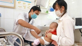 Bộ Y tế nói gì về việc thiếu vaccine phòng bệnh tiêm cho trẻ?