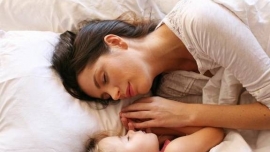 Mẹ nên làm gì nếu khó dỗ con ngủ?