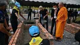 Xót xa lễ hỏa táng tập thể nạn nhân vụ xả súng ở nhà trẻ tại Thái Lan
