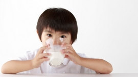 Phân biệt sữa và nước giải khát có chứa sữa