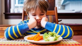 5 cách giúp trẻ thích ăn rau