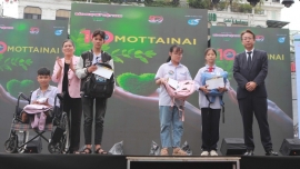 Chủ tịch Hội Bảo vệ quyền trẻ em Việt Nam Nguyễn Thị Thanh Hoà tham dự chương trình thiện nguyện Mottainai