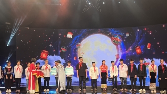 'Thắp sáng ước mơ thiếu nhi Việt Nam': Món quà trung thu ý nghĩa dành tặng 100 trẻ em có hoàn cảnh đặc biệt