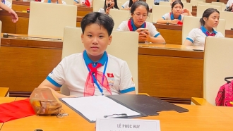 Nam sinh lớp 8 năng nổ tại 'Quốc hội trẻ em' và sáng kiến đặc biệt giữ gìn tiếng Việt