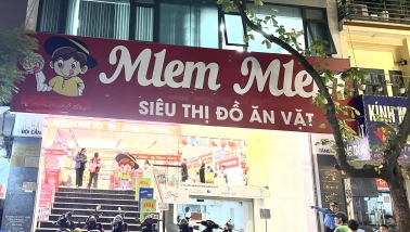 Siêu thị 'Mlem Mlem' bán đồ ăn vặt hàng Trung Quốc, vì sao không có nhãn phụ tiếng Việt?