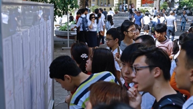 Sau nhiều tranh cãi, Sở Giáo dục và Đào tạo Hà Nội yêu cầu các trường không thu tiền “giữ chỗ”