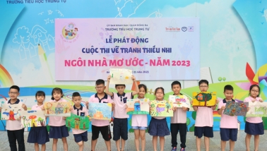 Học sinh trường Tiểu học Trung Tự sôi nổi hưởng ứng cuộc thi vẽ tranh ‘Ngôi nhà mơ ước’