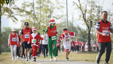 Giải chạy từ thiện Santa Run: Thắp sáng hy vọng cho những trẻ em khó khăn