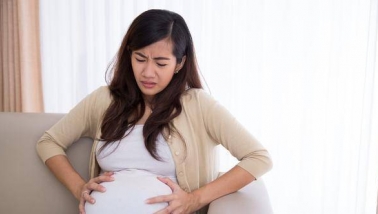 Vì sao khi mang thai dễ bị táo bón?