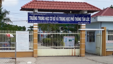 Một trường ở Cà Mau trả lại quỹ phụ huynh hơn 100 triệu đồng do 'lạm thu'