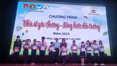 Hành trình trải nghiệm 'Em yêu biển, đảo quê hương' tại Đà Nẵng