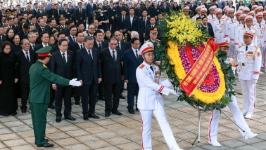 [Ảnh] Lãnh đạo Đảng, Nhà nước và Mặt trận Tổ quốc viếng Tổng Bí thư Nguyễn Phú Trọng