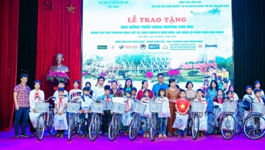 “Thắp sáng những ước mơ”: Hành động thiết thực vì trẻ em và cộng đồng Bến Tre