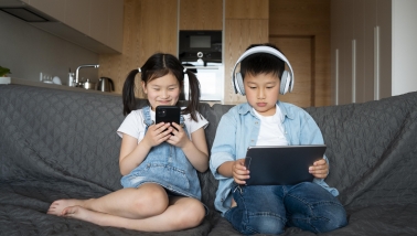 Những hành vi vi phạm pháp luật trên không gian mạng và cơ chế bảo vệ trẻ em