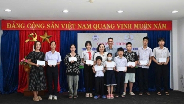 Đà Nẵng: Trao 50 suất học bổng “Tiếp sức đến trường” cho học sinh khó khăn