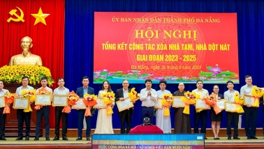 THACO nhận bằng khen của TP. Đà Nẵng trong phong trào thi đua xóa nhà tạm, nhà dột nát