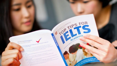 Cho con luyện thi IELTS từ sớm: Nên hay không?