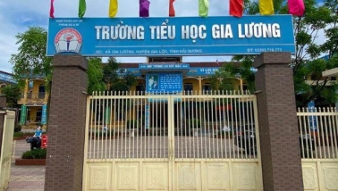 Phụ huynh, giáo viên nói gì về thông tin học sinh lớp 1 ngồi nhìn các bạn ăn liên hoan?