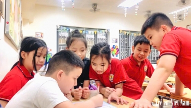 “Tại sao con không chơi điện thoại?” - Câu trả lời bất ngờ của em bé lớp 3