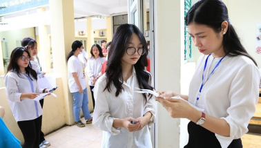 Điểm thi THPT 2025: Thí sinh cần cập nhật ngay đối sánh phổ điểm mới nhất của Bộ GD&ĐT