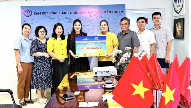 Hội BVQTE Việt Nam và Hanwha Life Việt Nam mang trung thu yêu thương đến với trẻ em có hoàn cảnh đặc biệt