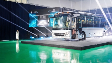 THACO AUTO xuất khẩu xe bus cao cấp Mercedes-Benz sang Thái Lan