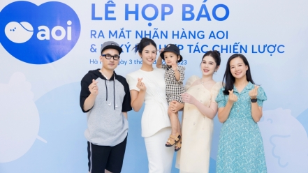 MC Thu Hoài nhận lời mời của Hoa hậu Ngọc Hân dự lễ ra mắt hệ sinh thái bình sữa và phụ kiện Aoi