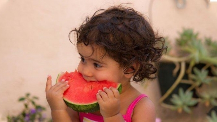 Những loại trái cây giúp trẻ khỏe mạnh trong thời tiết nắng nóng