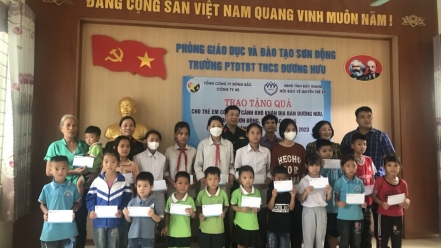 Hội Bảo vệ quyền trẻ em tỉnh Bắc Giang trao tặng 40 triệu đồng cho 80 em nhỏ có hoàn cảnh khó khăn