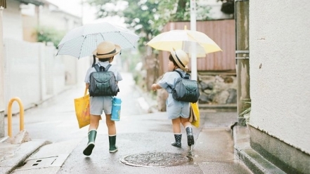 Lý do người Nhật thường để trẻ em tự đi bộ đến trường thay vì đưa đón