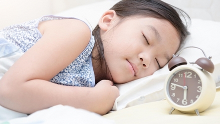 Trẻ ngủ bao lâu mỗi ngày là đủ?