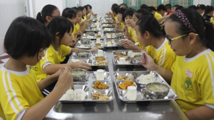 TP. HCM: Ban đại diện cha mẹ học sinh cùng nhà trường giám sát chất lượng bữa ăn bán trú