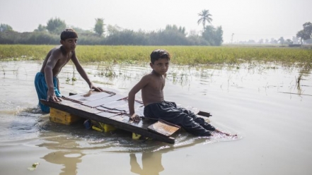 Hơn 27 triệu trẻ em bị ảnh hưởng bởi lũ lụt và các thảm họa khí hậu