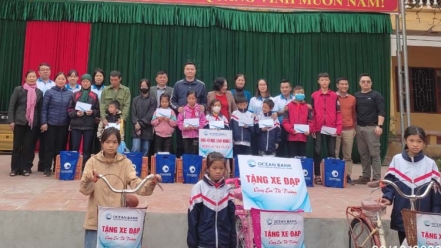 Bắc Giang: Trao quà cho trẻ em khó khăn huyện Lục Ngạn