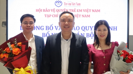 Tạp chí Trẻ em Việt Nam trao các quyết định về công tác cán bộ
