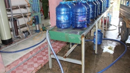 Hà Nội xử phạt hàng loạt cơ sở sản xuất nước uống đóng chai
