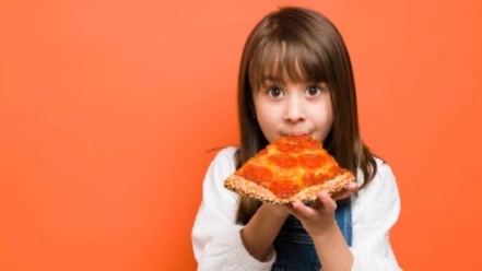 Những thực phẩm khiến trẻ dễ béo phì phụ huynh không ngờ tới