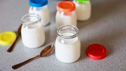 Từ vụ 76 trẻ mầm non ngộ độc do ăn sữa chua nhiễm vi khuẩn tụ cầu vàng: Cẩn trọng với thực phẩm tự làm