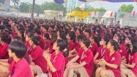 Trường cho học sinh nghỉ học vì mâu thuẫn với phụ huynh: Sở GD&ĐT Hà Nội yêu cầu cho học sinh đi học trở lại