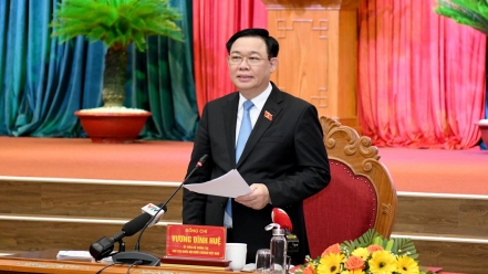 Chủ tịch Quốc hội Vương Đình Huệ làm việc với Ban Thường vụ Tỉnh uỷ Bình Định