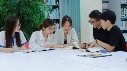 Vì sao hàng nghìn sinh viên yêu thích mô hình đào tạo của Trường Đại học Nguyễn Trãi?